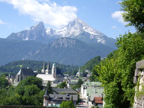 Berchtesgadener Sommerreib'n Ursprünglich war am letzten Wochenende im Juni die Besichtigung der Eiskogelhöhle im Tennengebirge geplant. Da machte...