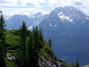 Blick nach Süden Großer Hundstod (Mitte) und Watzmann.