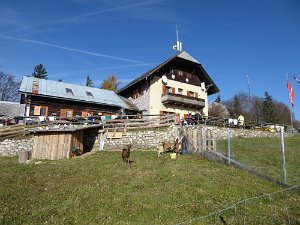 Schobersteinhaus Das Schobersteinhaus liegt ein paar Meter unterhalb des Gipfels